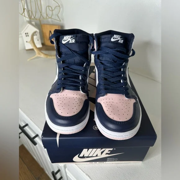 Nike Air Jordan 1 Retro High OG "Atmosphere" (Bubblegum) - Women's 9 - Picture 3 of 10